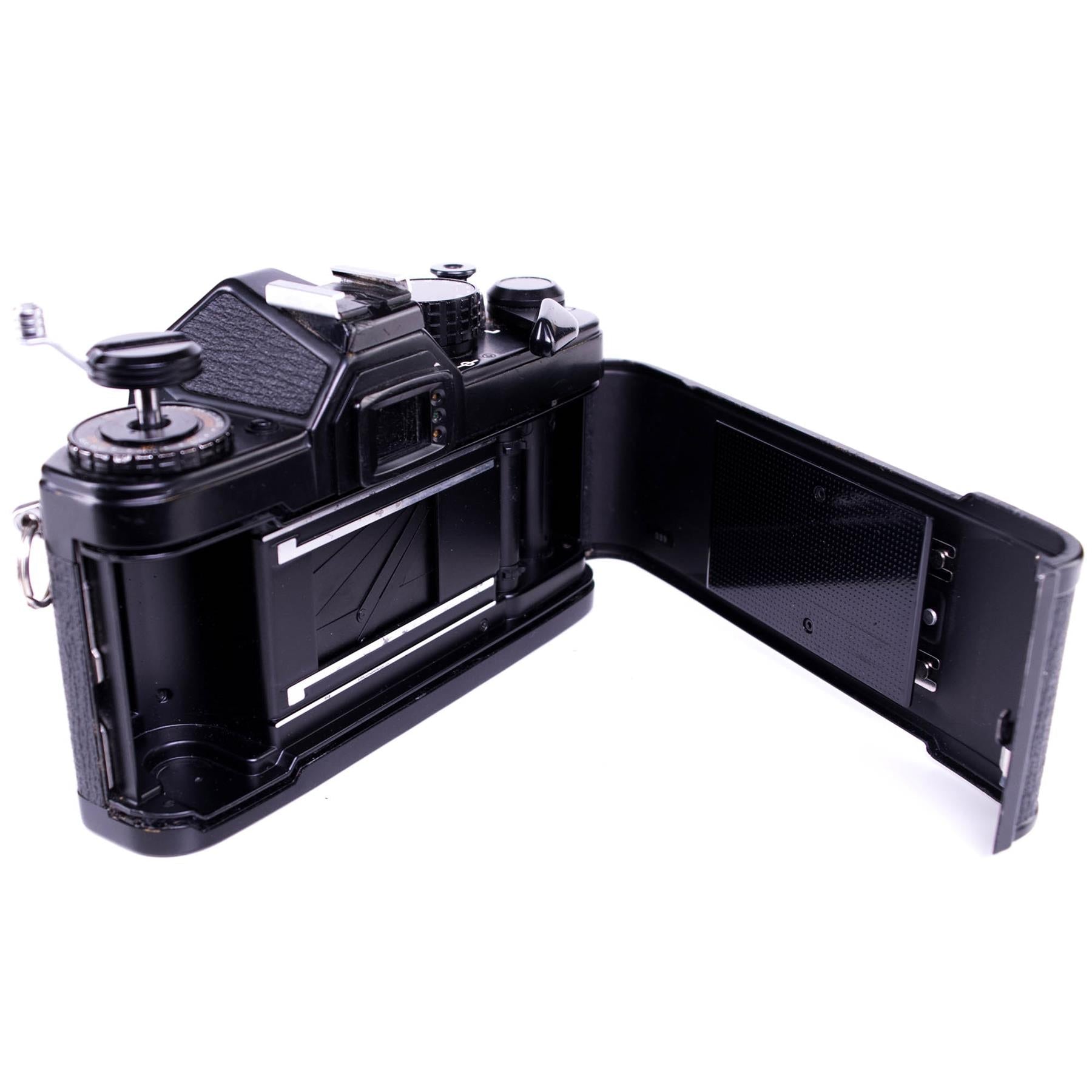 Chinon CM-3 Camera | M42 | Black | Japan | 1977 - 1979