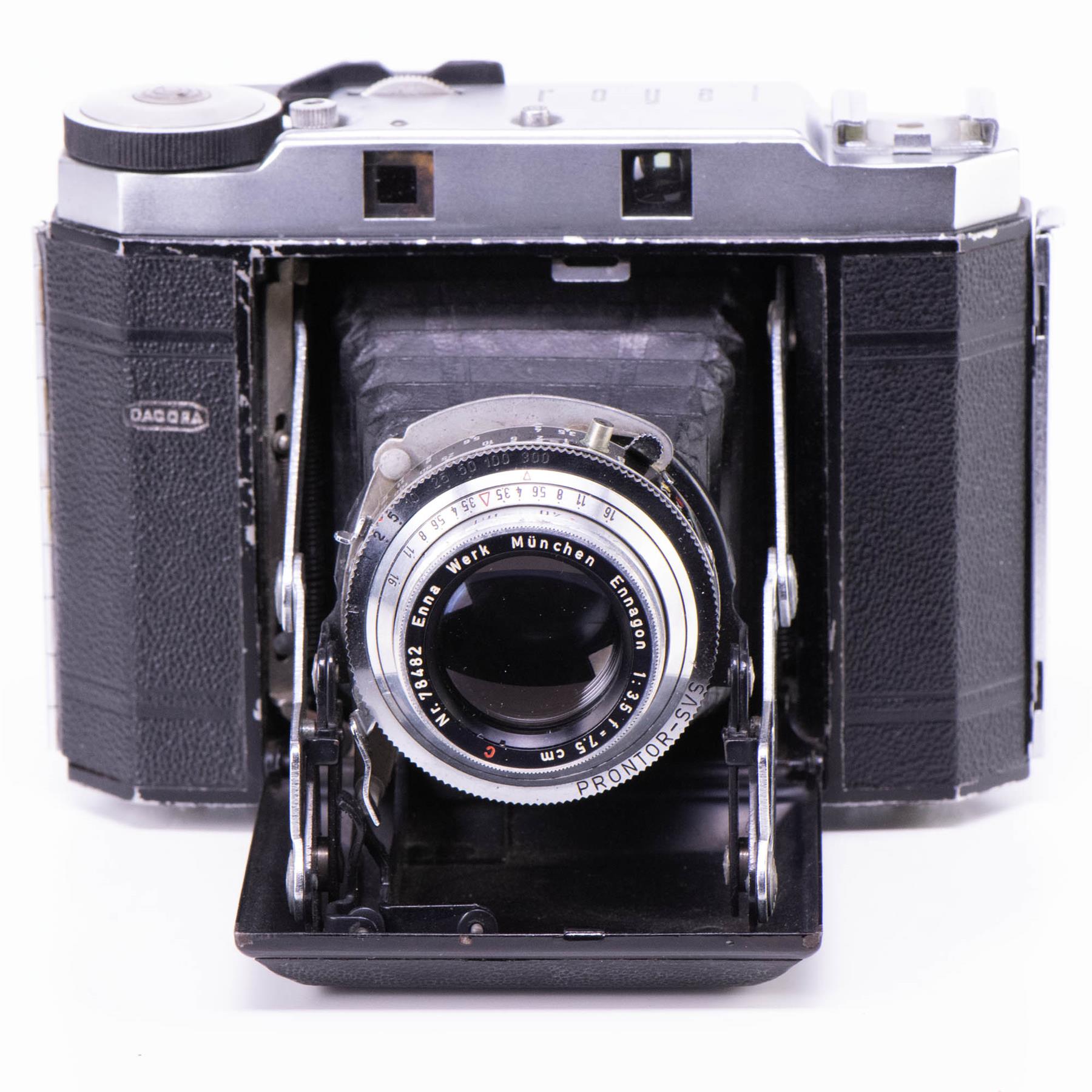 Dacora Royal Camera | 75mm f3.5 lens | Germany | 1955