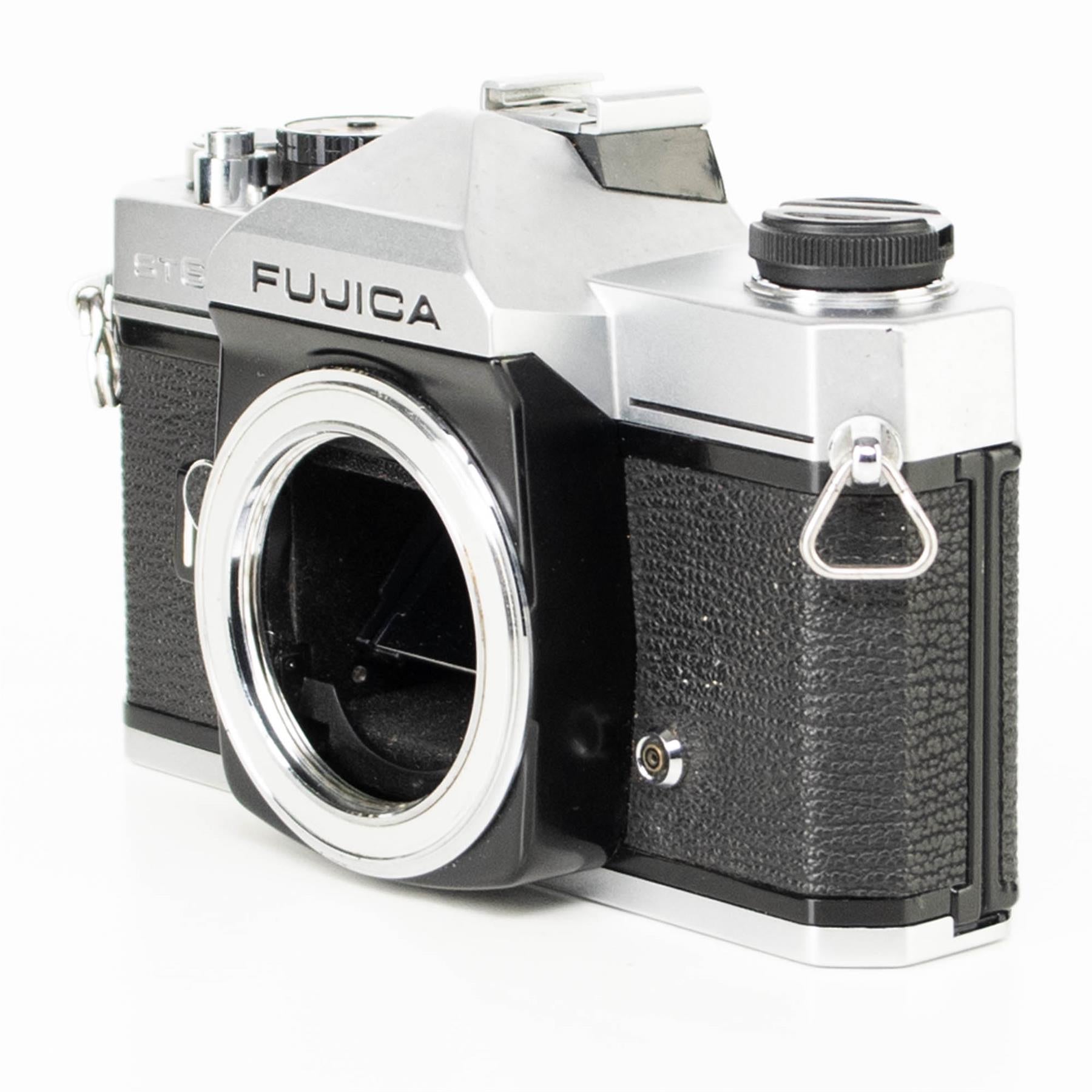 Fujica ST605N Camera | Fujinon 55mm f2.2 lens | White | Japan | M42 mount | 1976