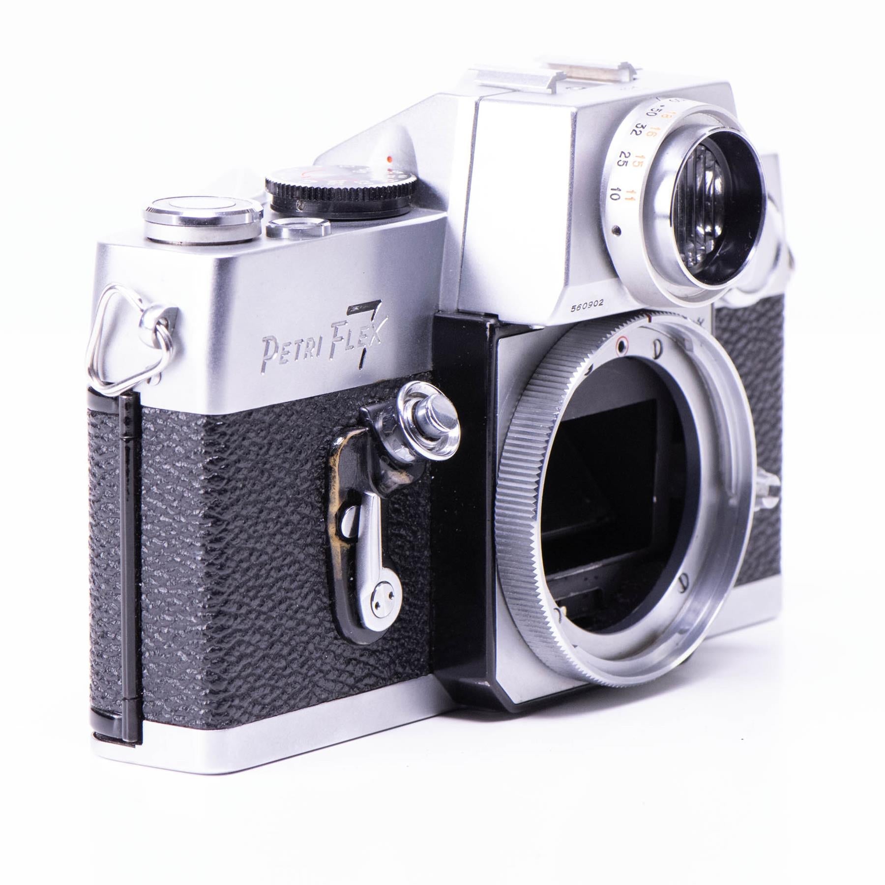 Petri Flex 7 Camera | 55mm f1.8 lens | Breech-lock mount | White | Japan | 1964