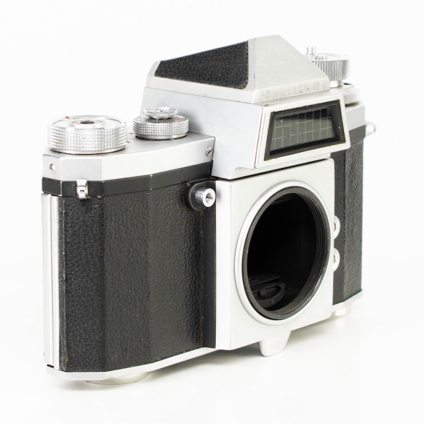 Praktica IV B Camera | Tessar 50mm f2.8 lens | M42 | White | G.D.R | 1961 - 1964