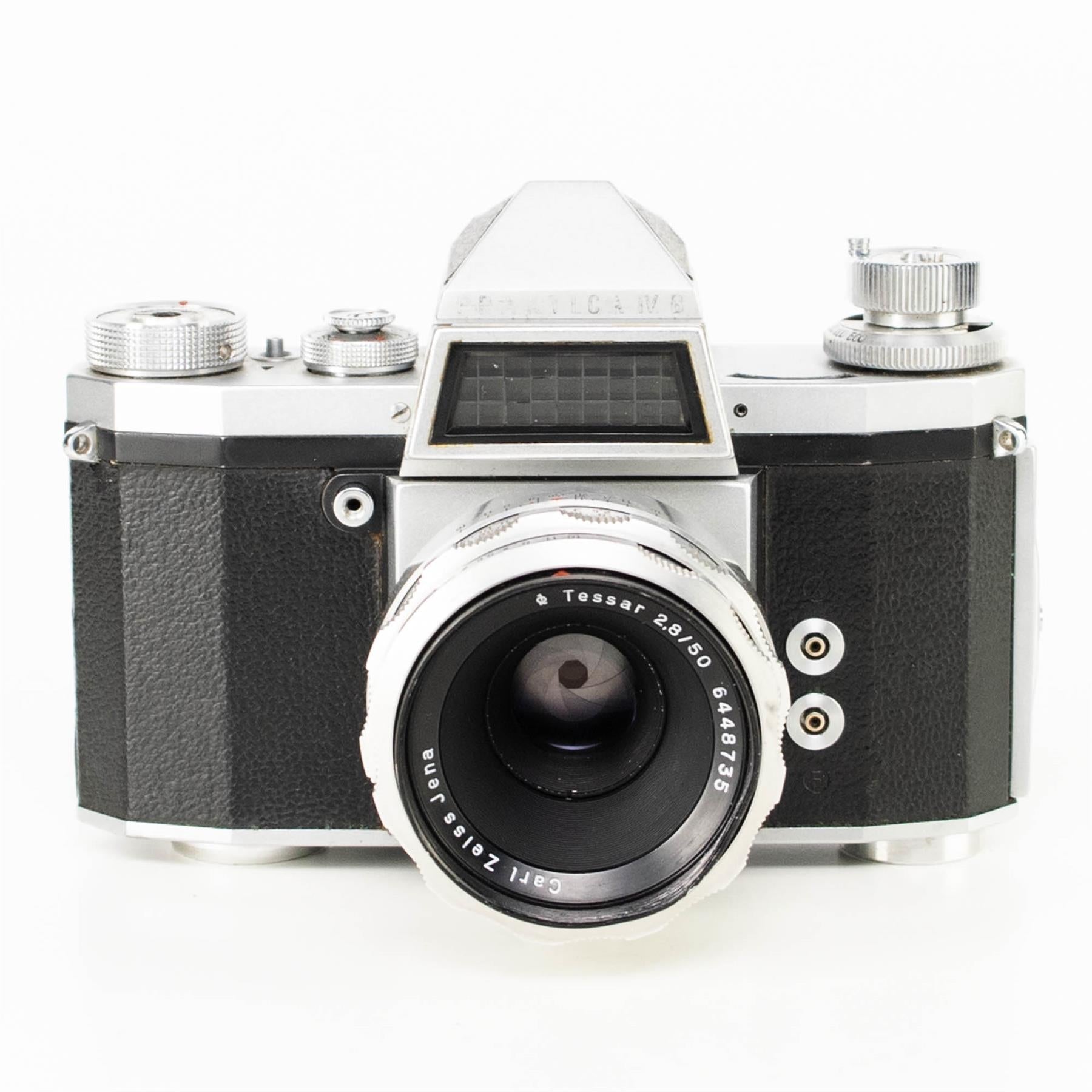 Praktica IV B Camera | Tessar 50mm f2.8 lens | M42 | White | G.D.R | 1961 - 1964