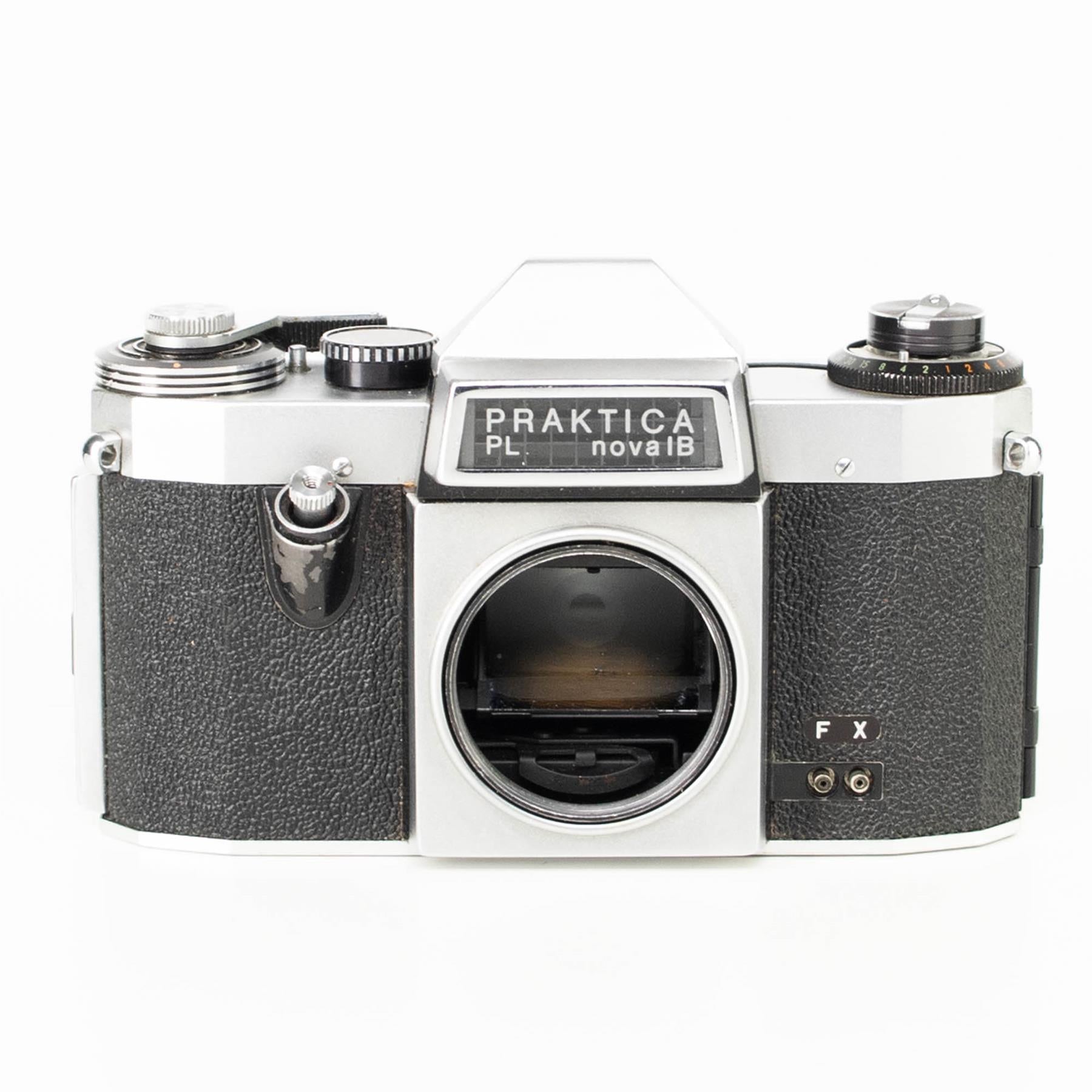 Praktica PL nova 1B Camera | 50mm 2.8 lens | M42 | White | G.D.R | 1967 - 1975