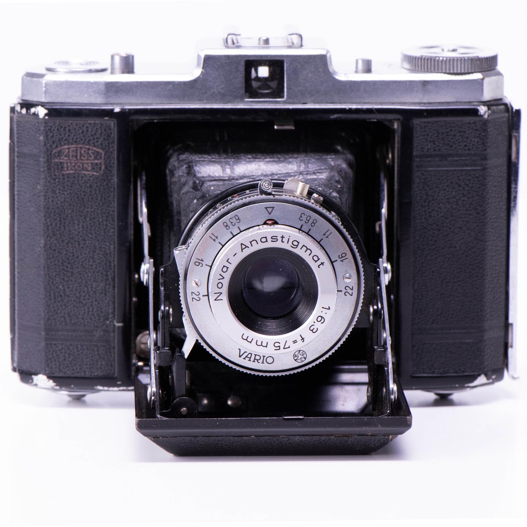 Zeiss Ikon Nettar II 517 Camera | 75mm f6.3 lens | Black | Germany | 1951 - 1957