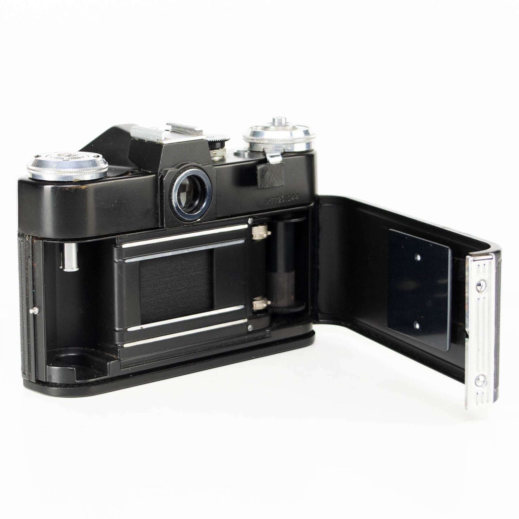 Zemot E Camera Body | Black | M42 | Soviet Union | 1965 - 1982