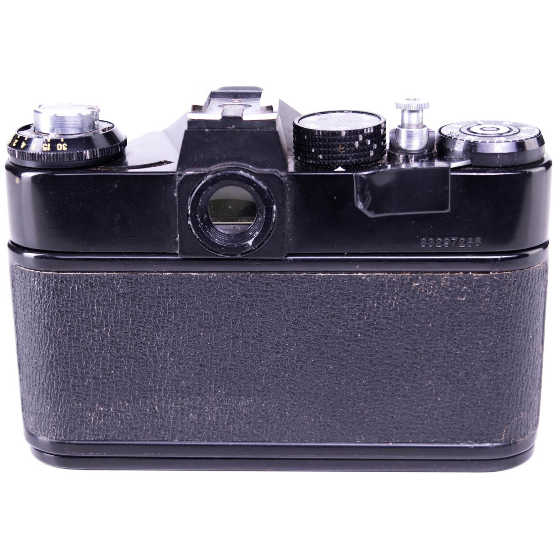 Zenit 11 Camera Body | Black | M42 | Soviet Union | 1981 - 1990