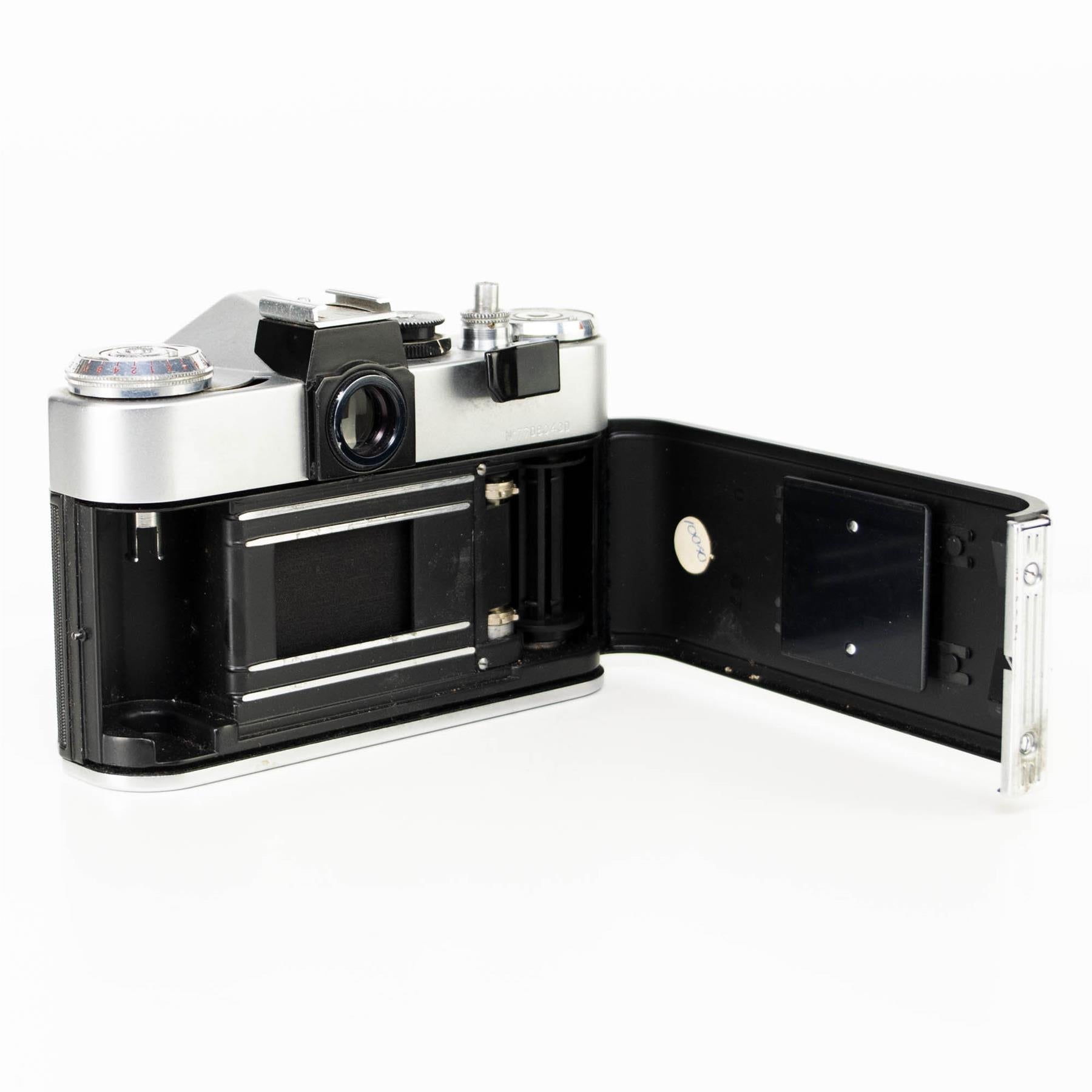 Zenit EM Camera Body | White | M42 | Soviet Union | 1972 - 1984