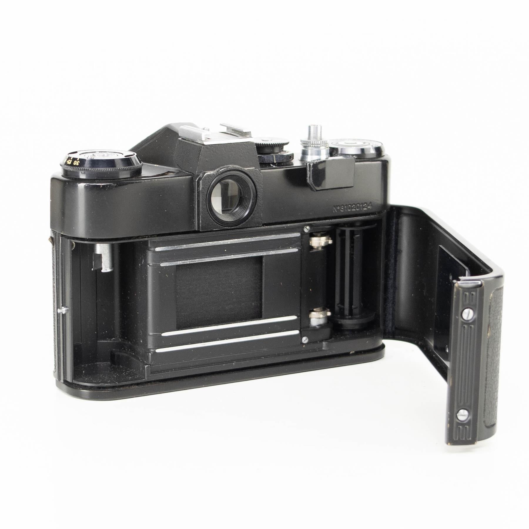 Zenit EM Camera body | Black | M42 | Soviet union | 1972 - 1984